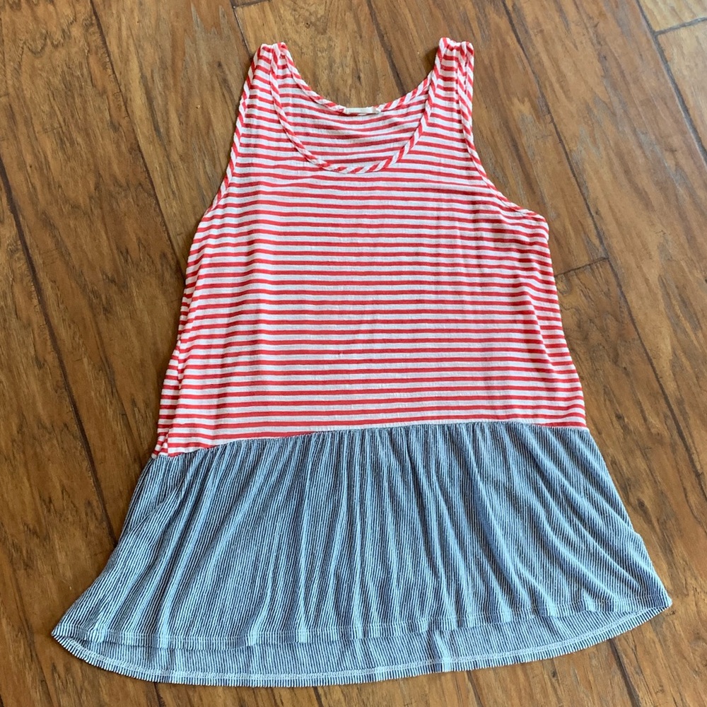 Tank with ruffle bottom